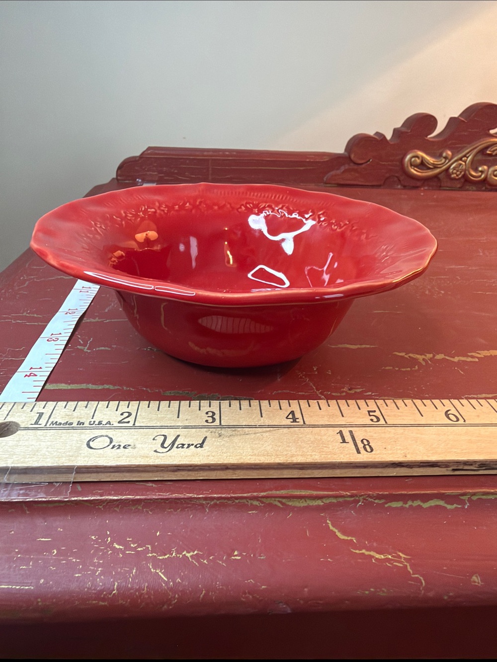 Vietri Red Floral Lace Scalloped dessert bowl